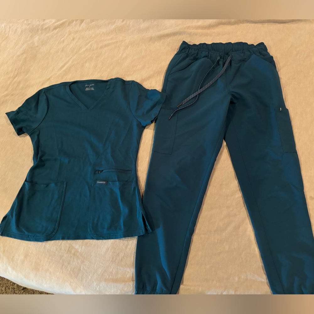 Jaanuu Scrub Set - Caribbean Blue
